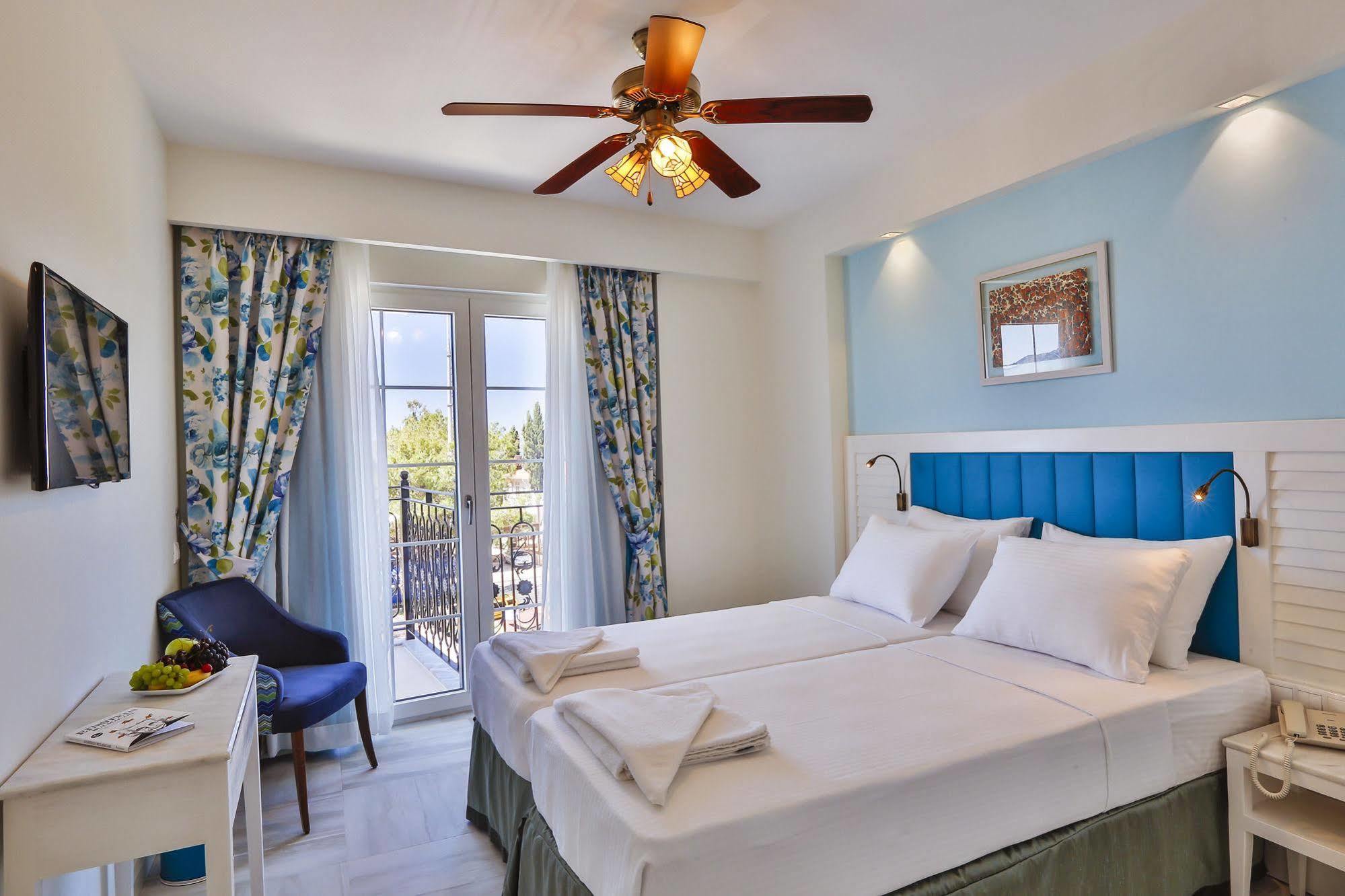 Livia Hotel Kaş Esterno foto